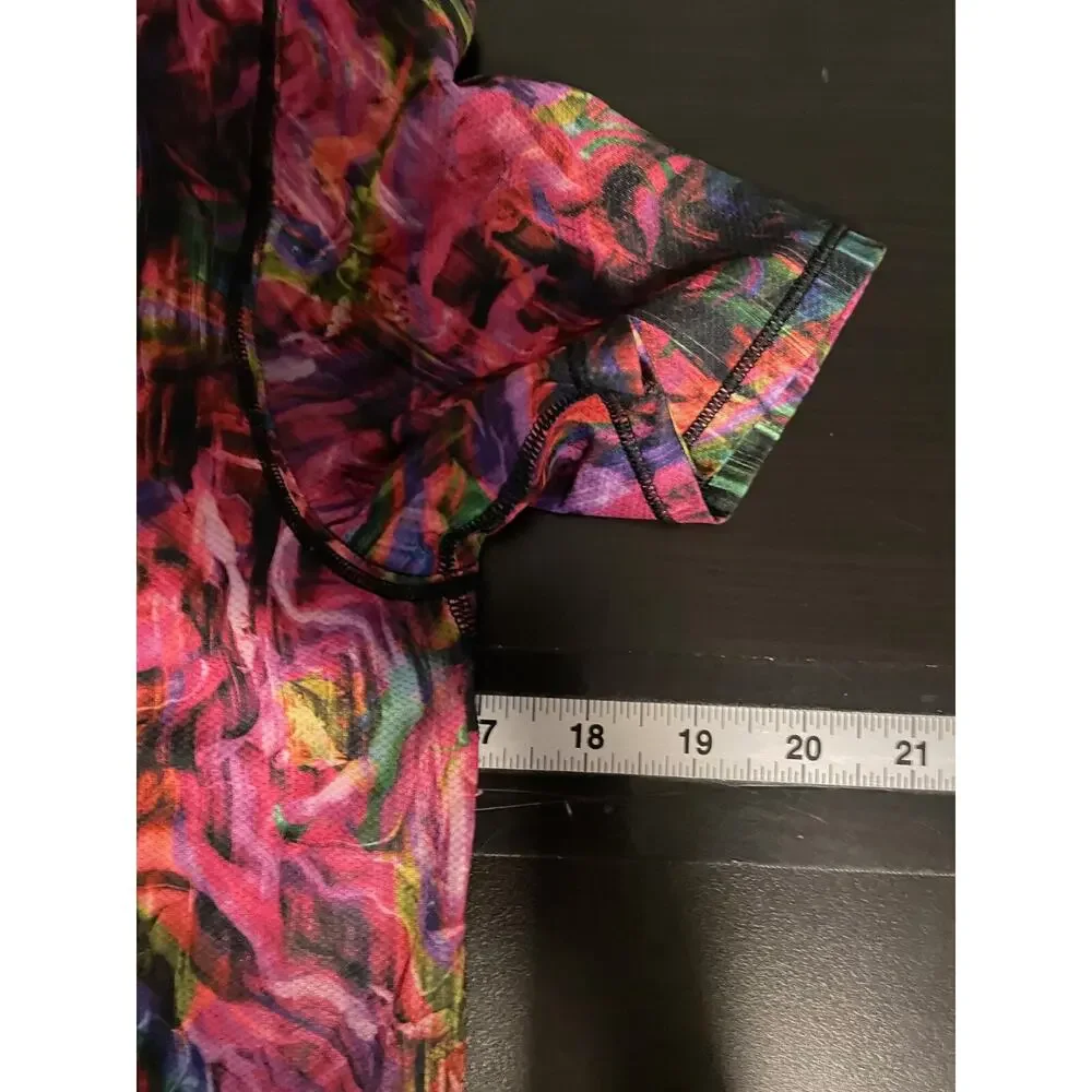 Lululemon Womens High Neck Run and Train Tee Size 4 Colorful Print Wacky Sporty
